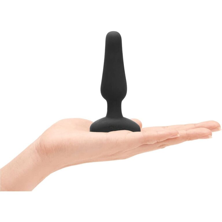 B-vibe Novice - 15x Vibrating Patterns Remote Control Anal Plug (black)